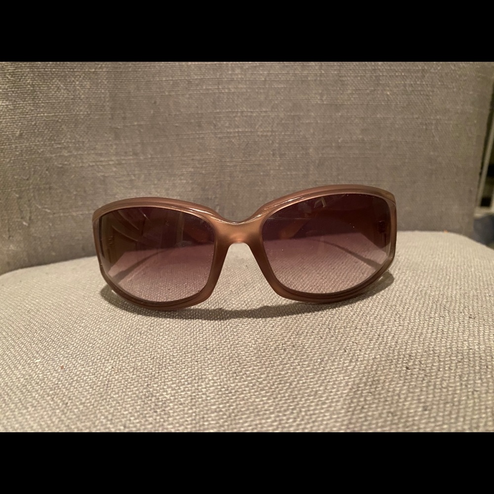 Gucci sunglasses: OWAS2 Model: GG3026